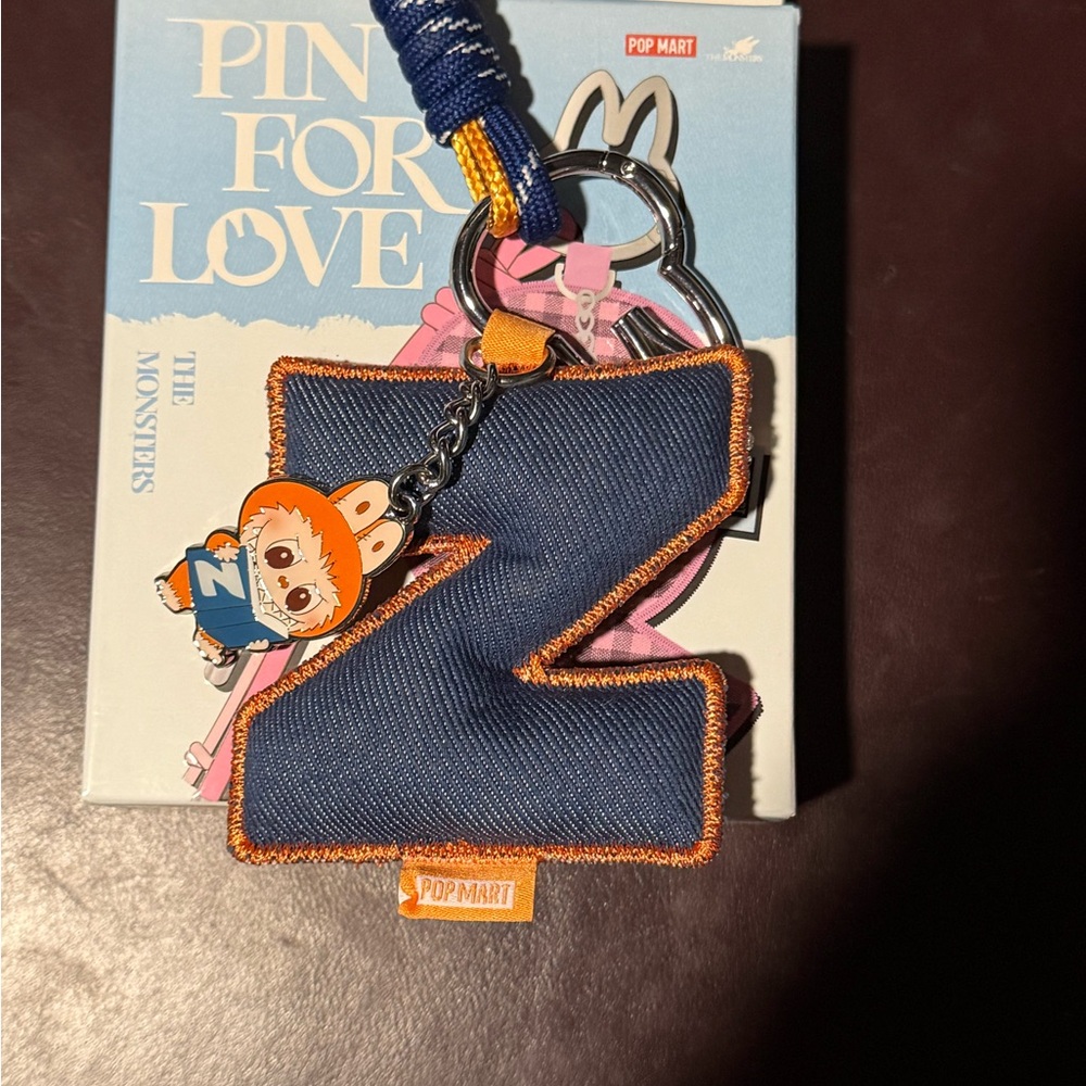 Pop Mart Pin For Love Z Keychain